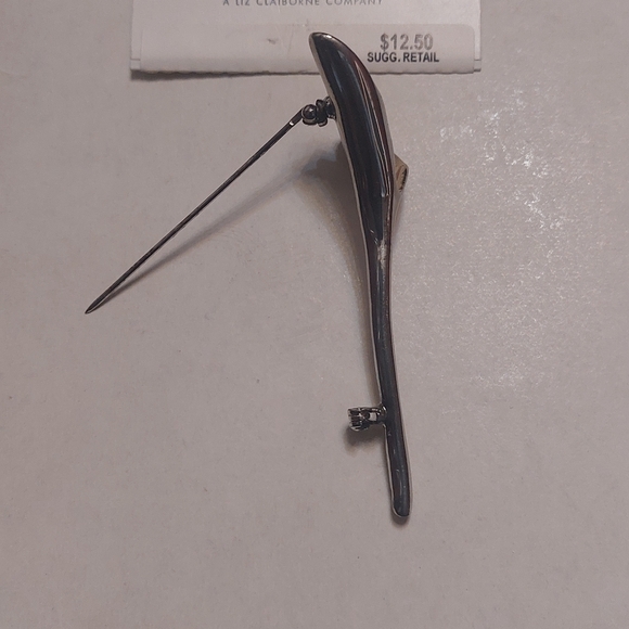 Crazy Horse Brooch - Picture 2 of 4